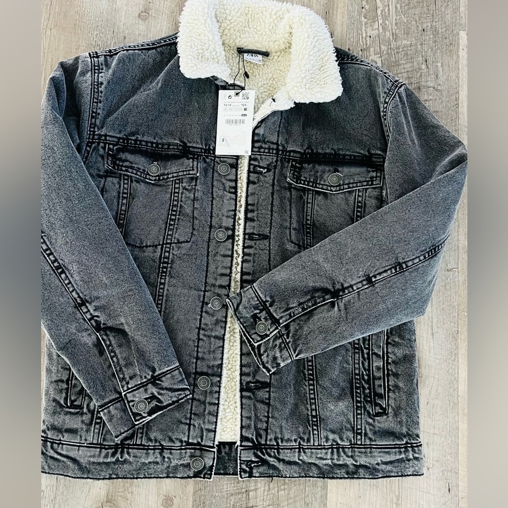 Zara gray black denim jacket Sherpa lining